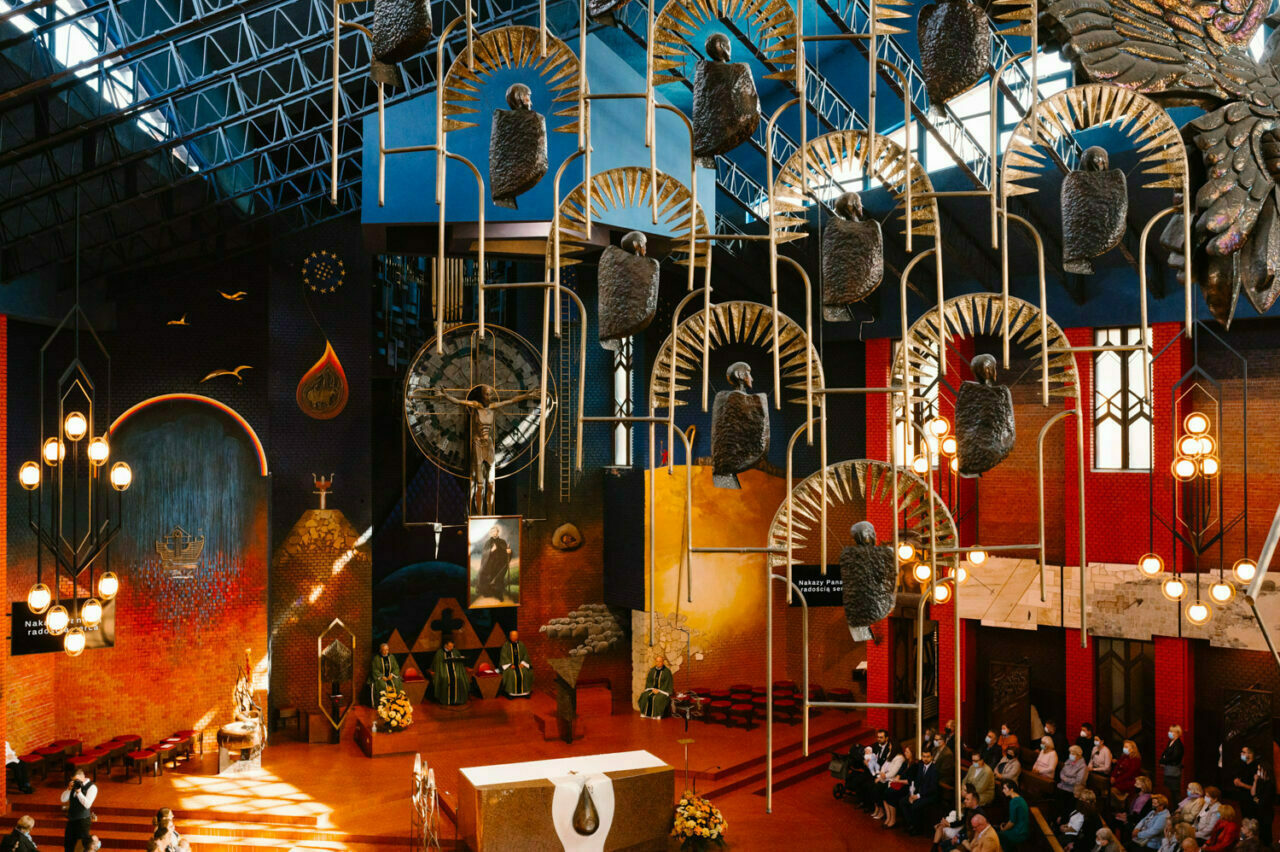 wnętrze kościoła Andrzeja Boboli w Lublinie podczas Chrztu