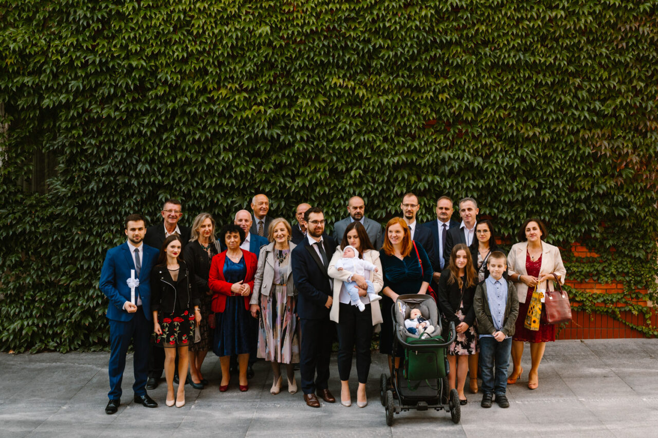 rodzinny portret po mszy Chrztu w Lublinie