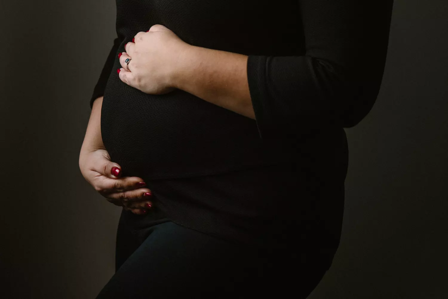 brzuszek kobiety w ciąży