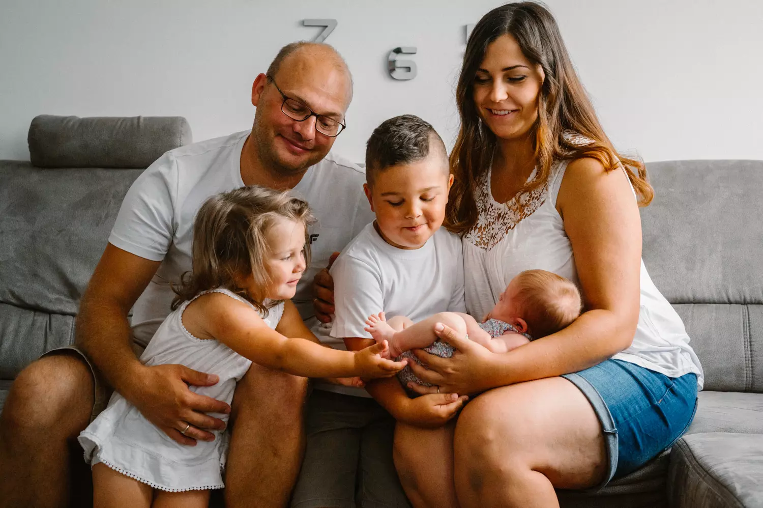 zdjęcia rodzinne z noworodkiem