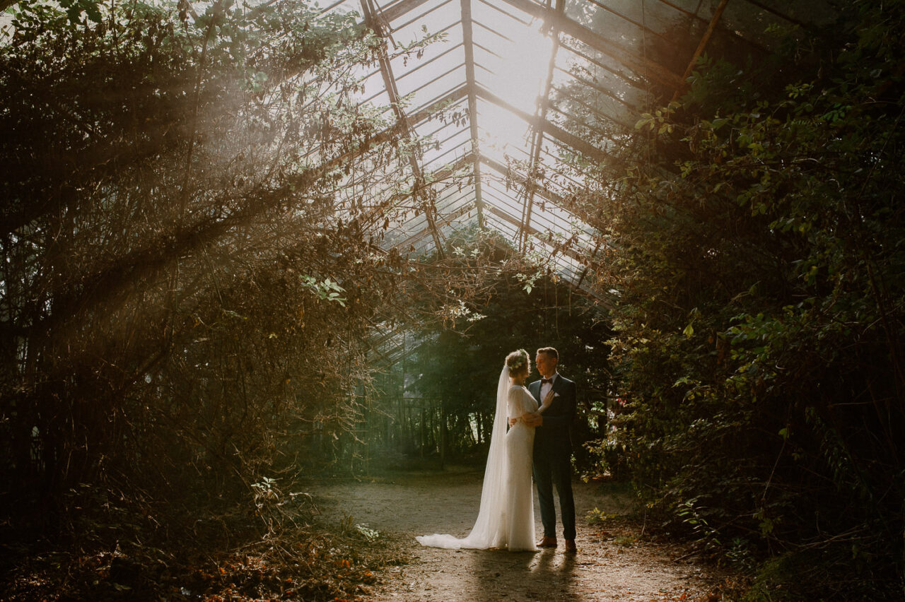 sesja w szklarni - plener ślubny