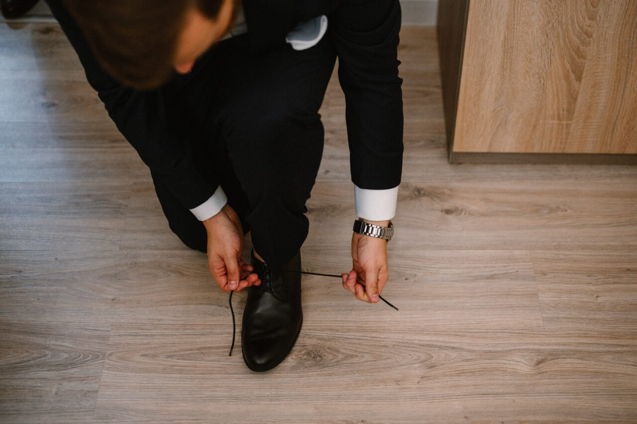 przygotowania do ślubu pana młodego