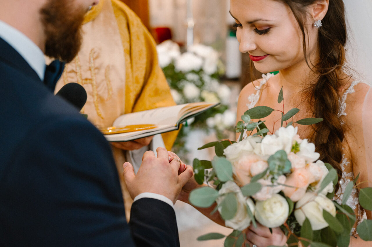 zdjęcia ślubne w kościele Świętej Rodziny w Lublinie