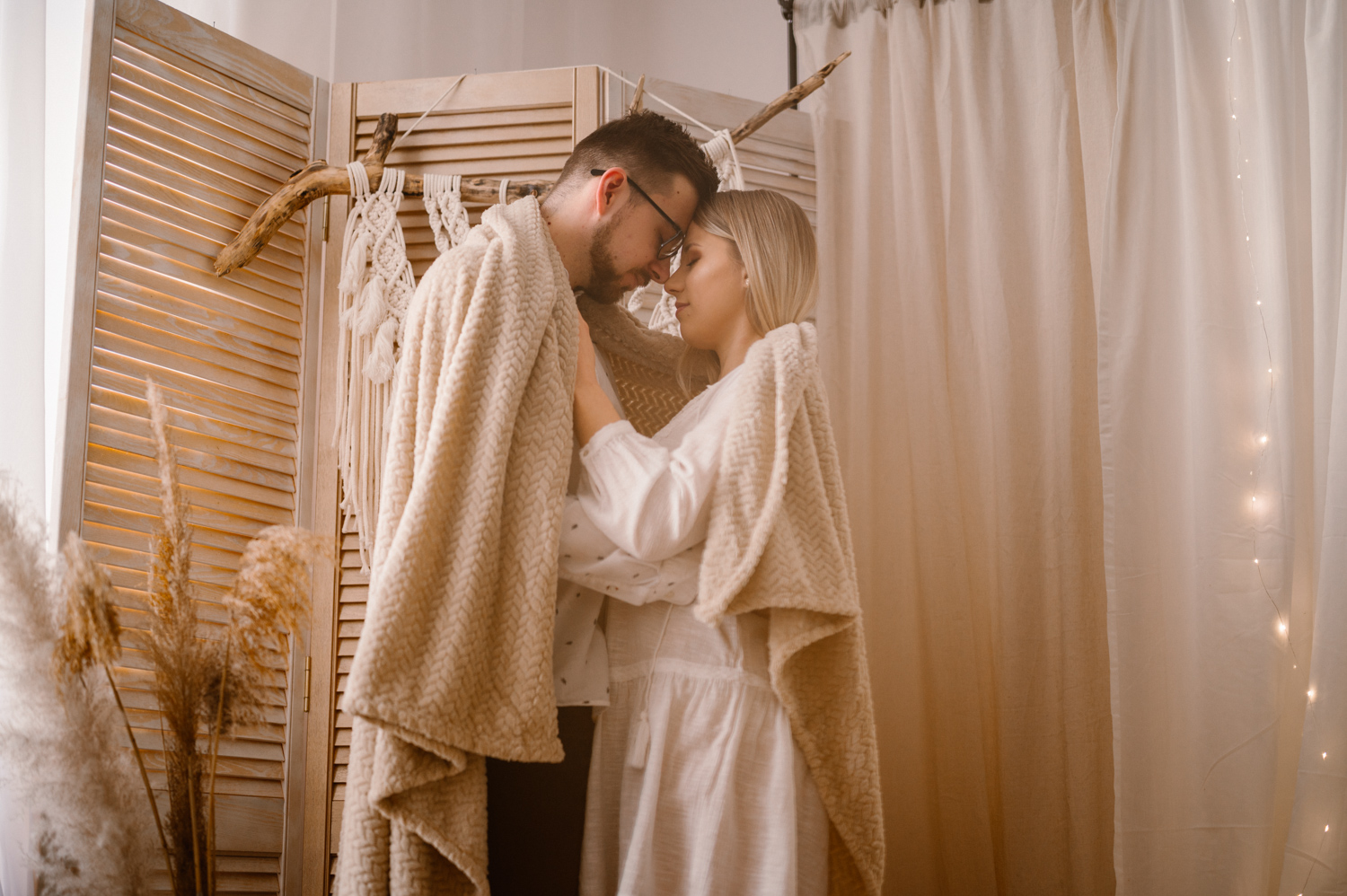 zdjęcia boho dla zakochanej pary