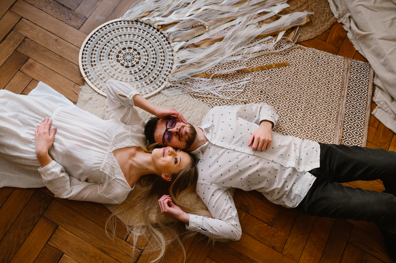 sesja boho w studio dla pary
